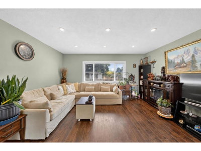 17346 60A Avenue | Surrey British Columbia | Slide Image Thirty-two