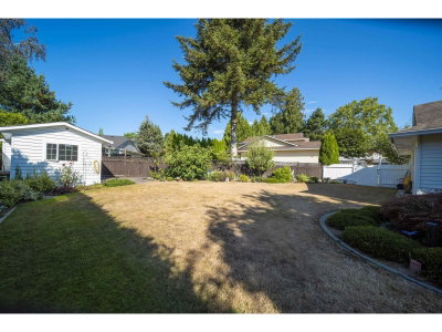 17346 60A Avenue | Surrey British Columbia | Slide Image Five