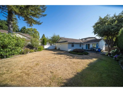 17346 60A Avenue | Surrey British Columbia | Slide Image Six