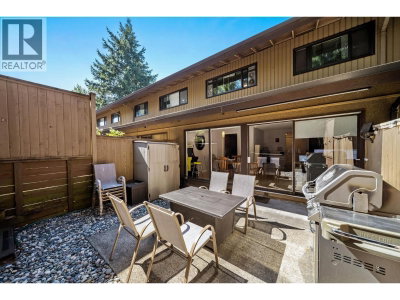 9010 CENTAURUS Circle | Burnaby British Columbia | Slide Image Ten