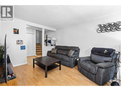 9010 CENTAURUS Circle | Burnaby British Columbia | Slide Image Thirteen