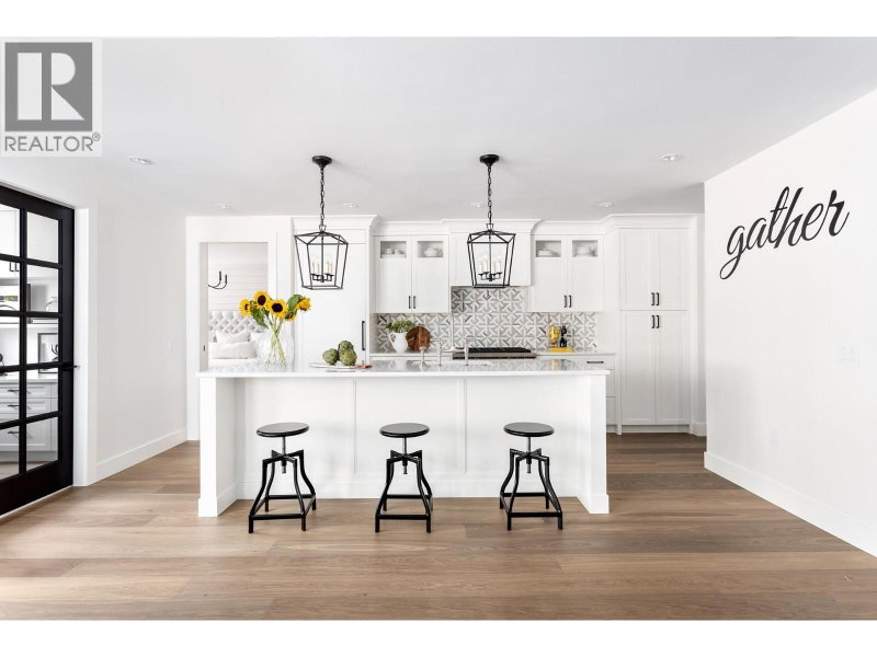 1055 RIDGEWOOD Drive North Vancouver British Columbia, V7R 0A6 - 2 Bedrooms Condo For Sale