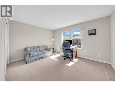 1550 LARKHALL Crescent | North Vancouver British Columbia | Slide Image Twenty-three