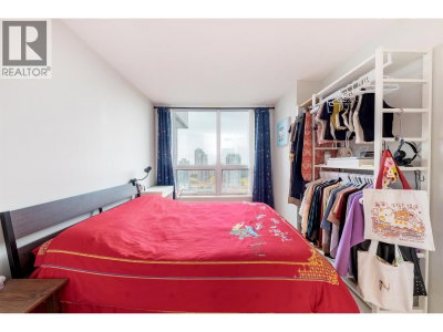 5883 BARKER Avenue | Burnaby British Columbia | Slide Image Thirteen