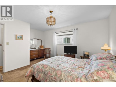 23410 NIGHTINGALE Avenue | Maple Ridge British Columbia | Slide Image Seventeen