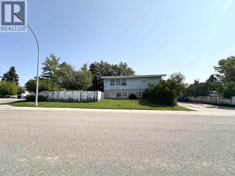 9319 98A Avenue Fort St. John British Columbia, V1J 1R2 - 4 Bedrooms Home For Sale