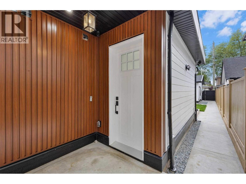 182 ONTARIO Place Vancouver British Columbia, V5W 1S2 - 3 Bedrooms Condo For Sale
