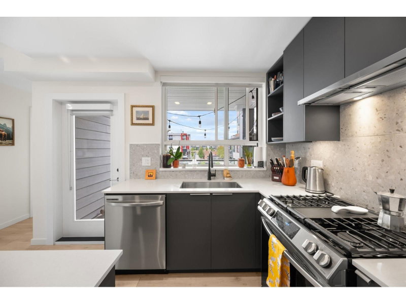7920 206 Street Langley British Columbia, V2Y 3X1 - 2 Bedrooms Condo For Sale