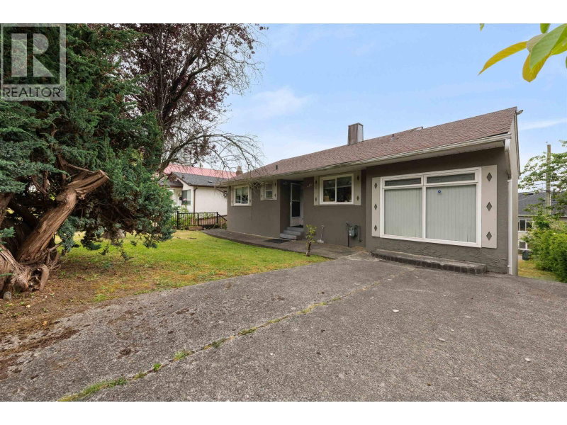 4561 NANAIMO Street Vancouver British Columbia, V5N 5J5 - 5 Bedrooms Home For Sale