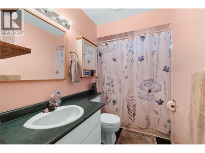 22760 BALABANIAN Circle | Maple Ridge British Columbia | Slide Image Twelve