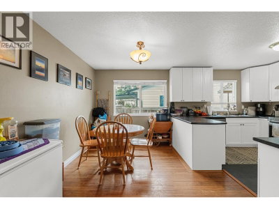 22760 BALABANIAN Circle | Maple Ridge British Columbia | Slide Image Six