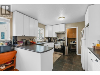 22760 BALABANIAN Circle | Maple Ridge British Columbia | Slide Image Eight