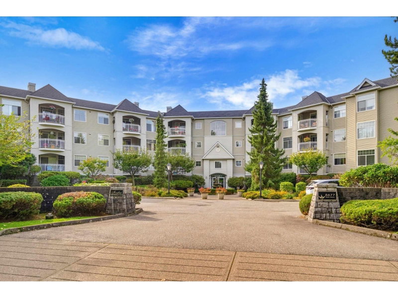 5677 208TH Street Langley British Columbia, V3A 8J5 - 2 Bedrooms Condo For Sale