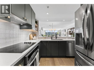 290 NEWPORT Drive | Port Moody British Columbia | Slide Image Six