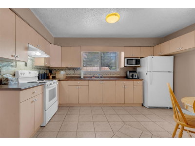 14110 72A Avenue | Surrey British Columbia | Slide Image Nine