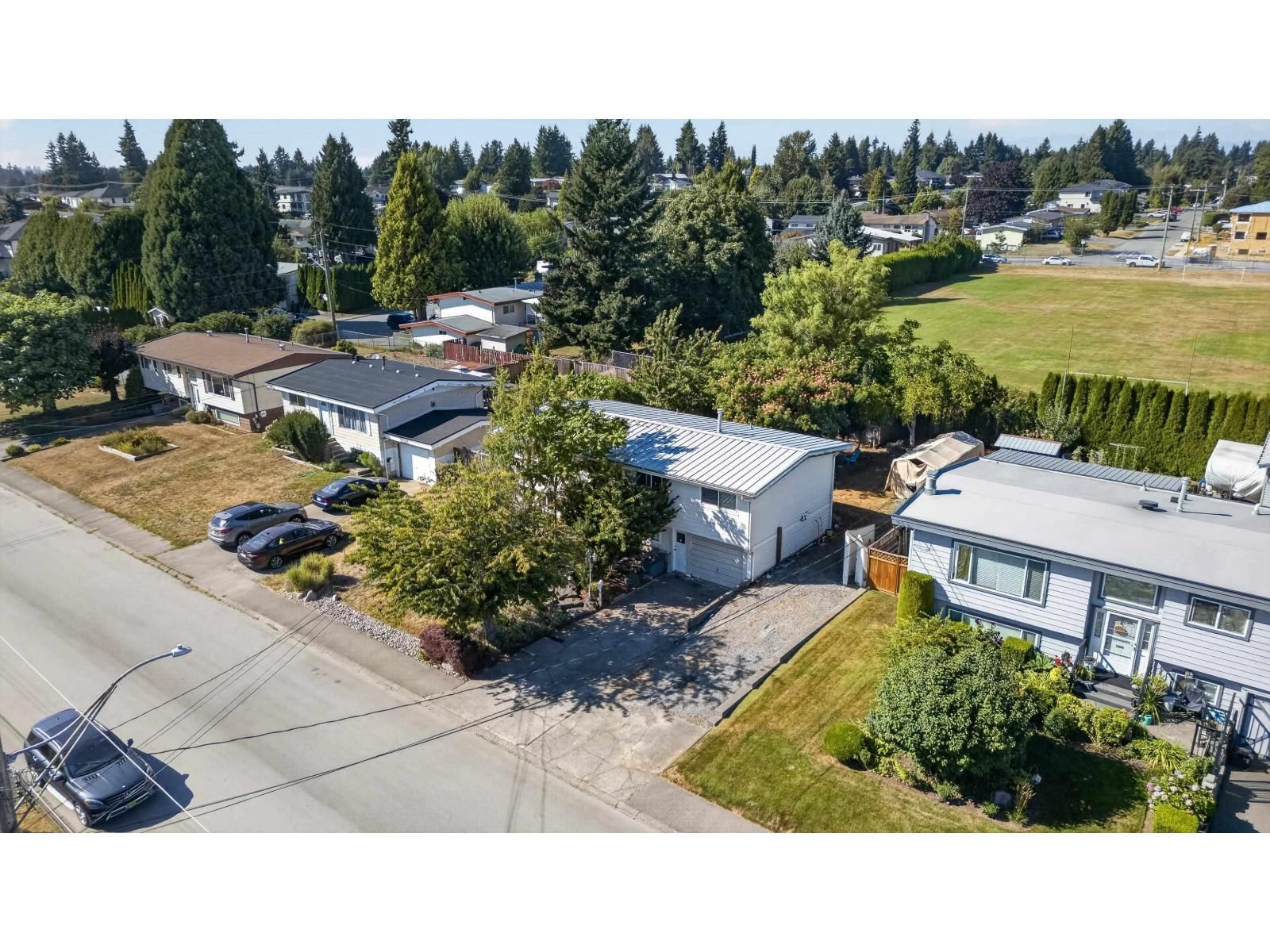 32539 PANDORA Avenue, Abbotsford, British Columbia V2T 3S7