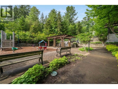 7418 BYRNEPARK Walk | Burnaby British Columbia | Slide Image Twenty-nine