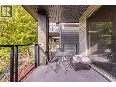7418 BYRNEPARK Walk | Burnaby British Columbia | Slide Image Seven