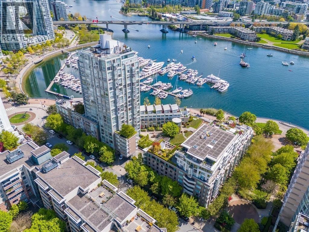 1228 MARINASIDE CRESCENT Street, Vancouver, British Columbia V6Z 2W4
