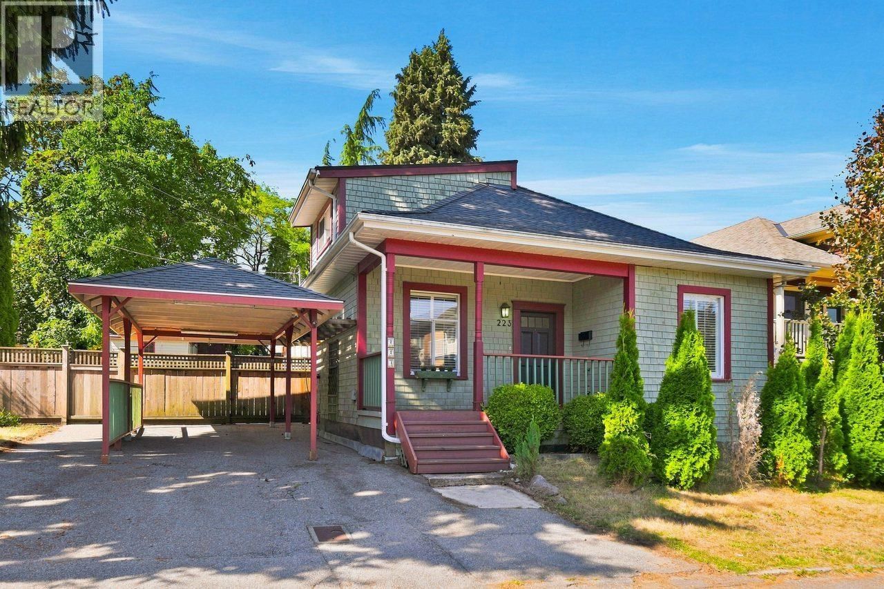 223 MANITOBA Street, New Westminster, British Columbia V3L 1J3