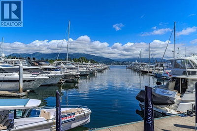 588 BROUGHTON Street | Vancouver British Columbia | Slide Image Ten