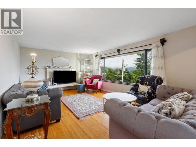 556 BALLANTREE Road | West Vancouver British Columbia | Slide Image Two