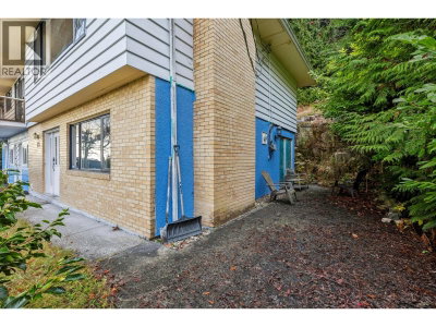 556 BALLANTREE Road | West Vancouver British Columbia | Slide Image Thirty-four