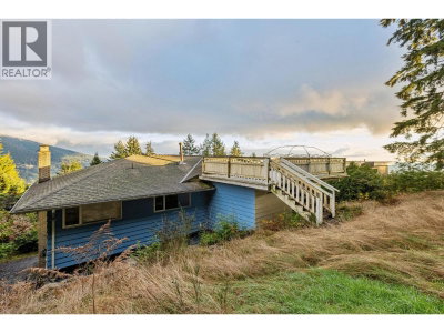 556 BALLANTREE Road | West Vancouver British Columbia | Slide Image Thirty-seven
