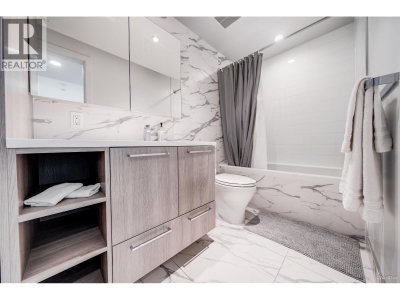 8160 MCMYN Way | Richmond British Columbia | Slide Image Thirteen