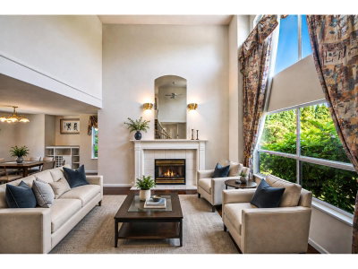 16042 108A Avenue | Surrey British Columbia | Slide Image Sixteen