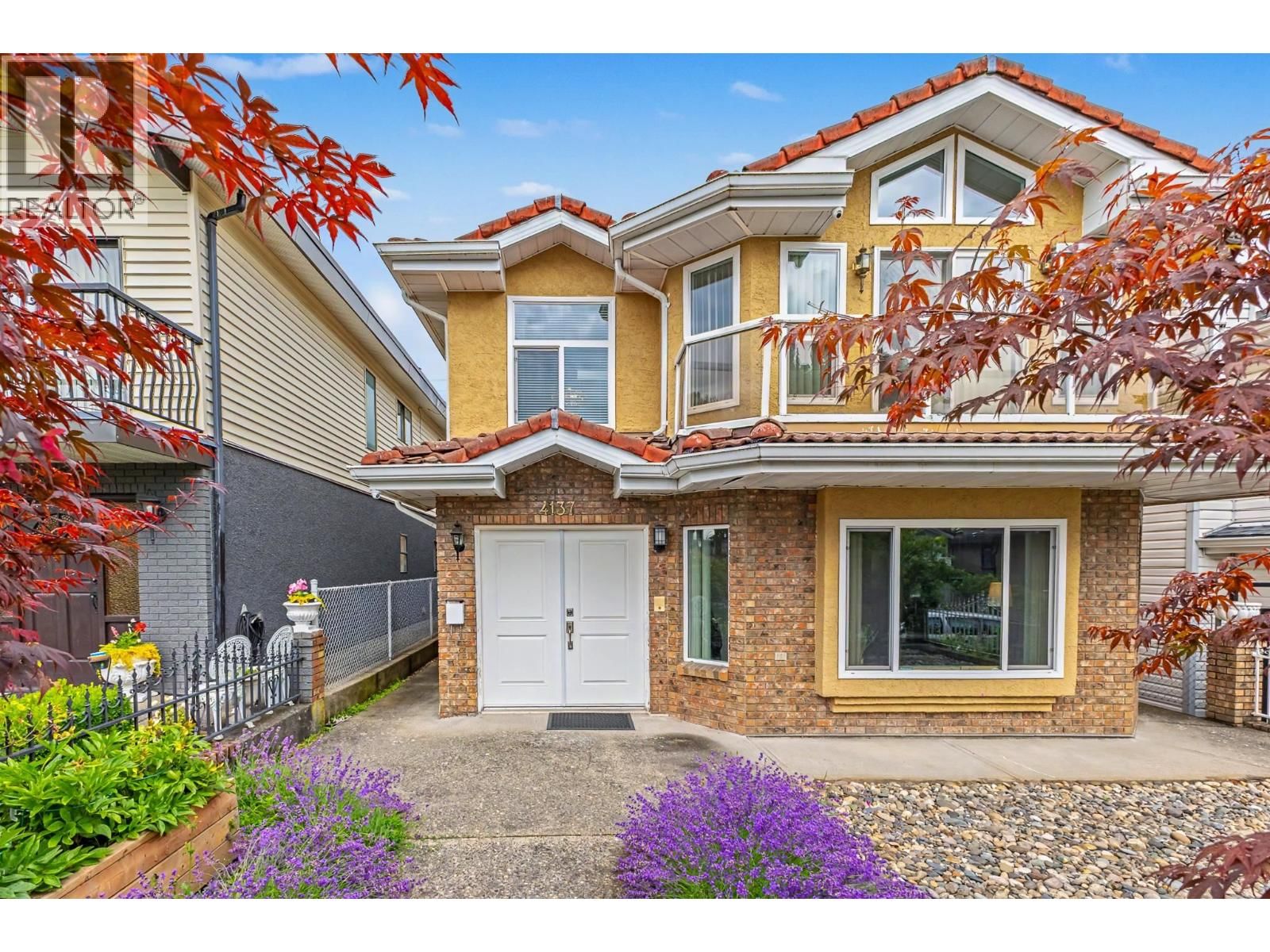 4137 PARKER Street, Burnaby, British Columbia V5C 3C2