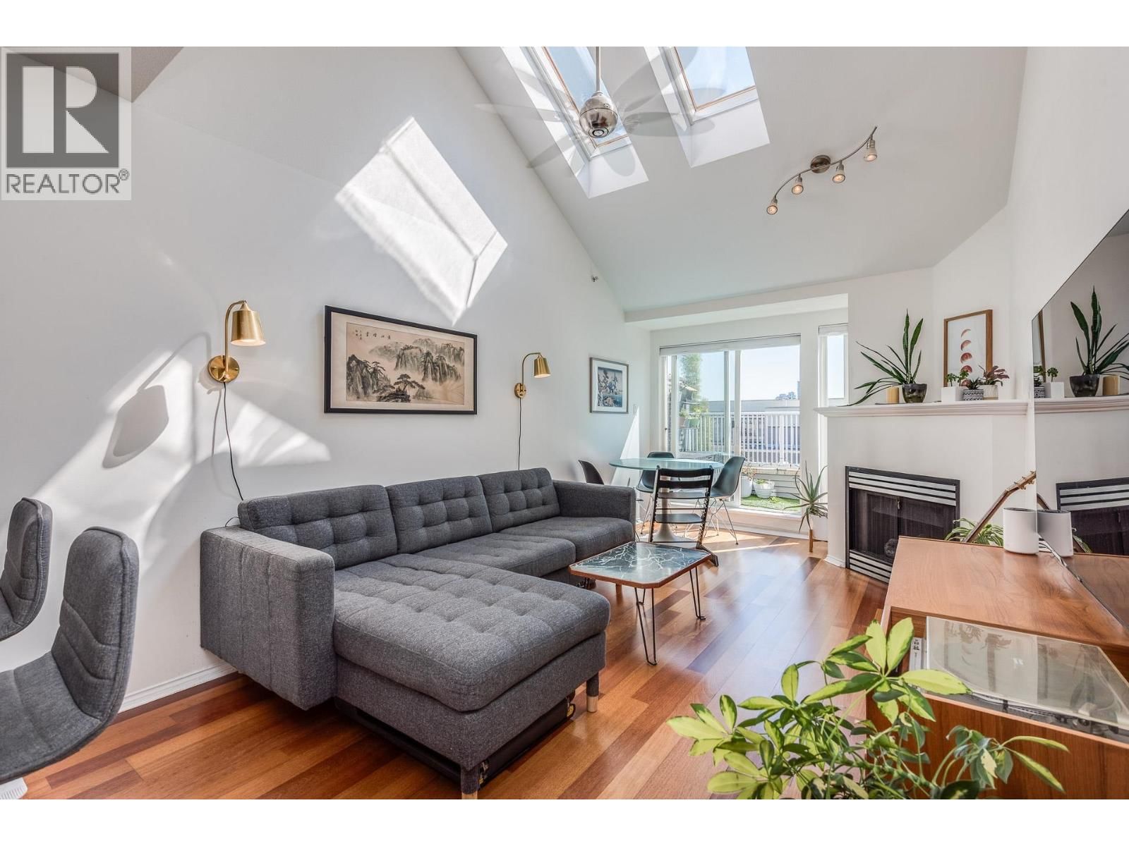 3939 HASTINGS Street, Burnaby, British Columbia V5C 2H8