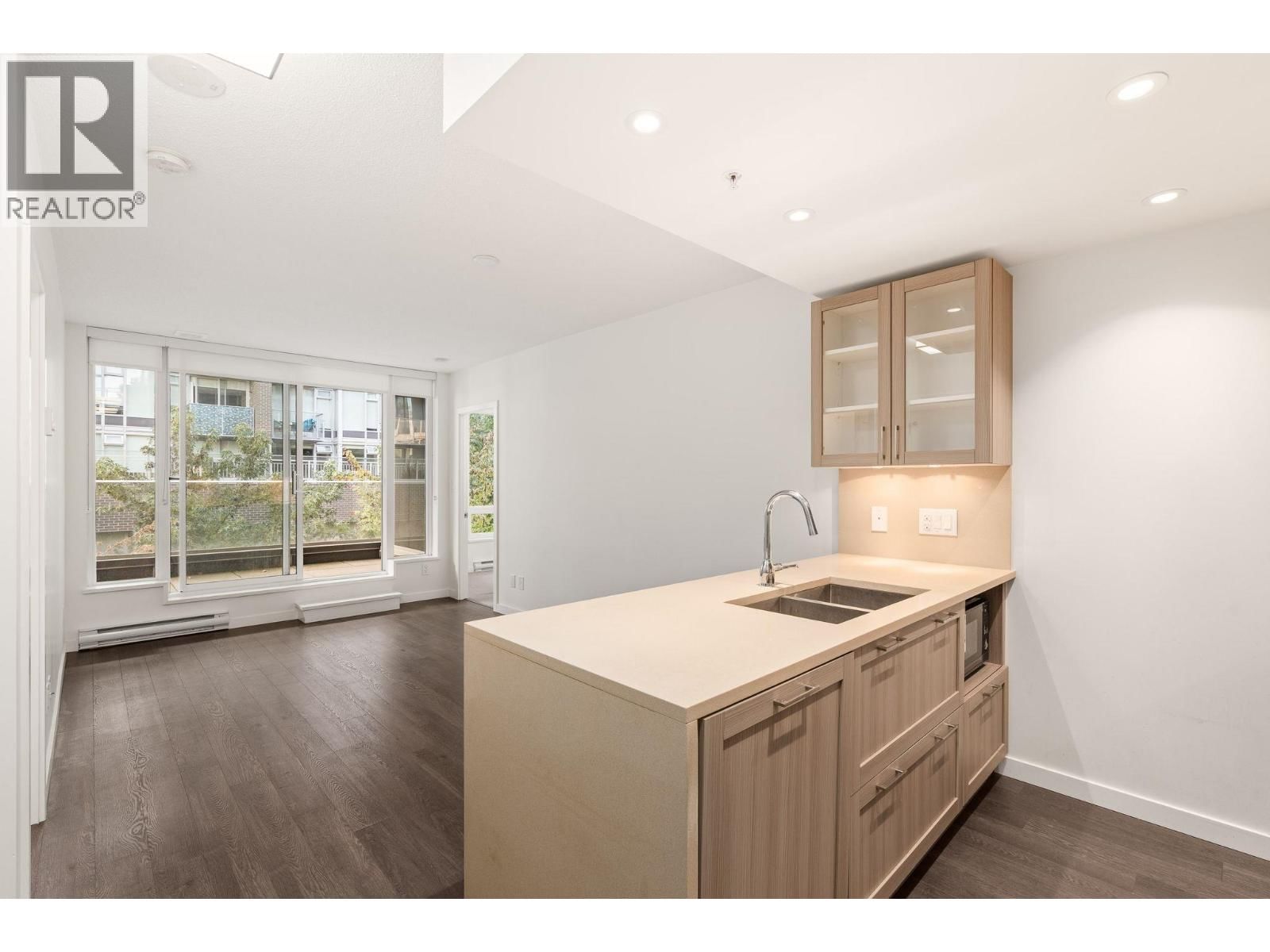 5598 ORMIDALE Street, Vancouver, British Columbia V5R 0E5