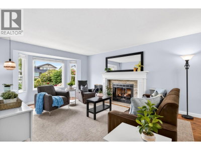 23425 WHIPPOORWILL Avenue | Maple Ridge British Columbia | Slide Image Ten