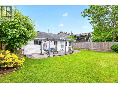 23425 WHIPPOORWILL Avenue | Maple Ridge British Columbia | Slide Image Thirty-five