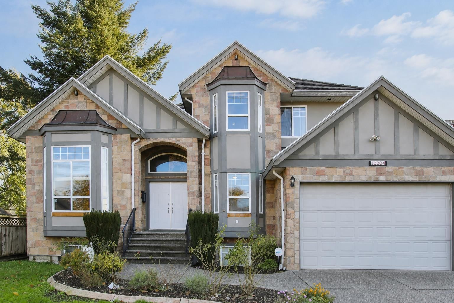10304 128 Street, Surrey, British Columbia V3T 2Z4