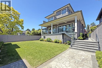 4014 36TH Avenue | Vancouver British Columbia | Slide Image Thirty-seven