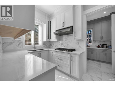 8351 LESLIE Road | Richmond British Columbia | Slide Image Eight