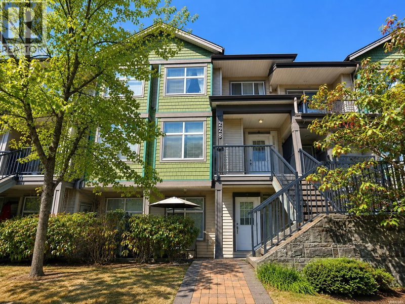 7333 16TH Avenue Burnaby British Columbia, V3N 0A8 - 2 Bedrooms Condo For Sale