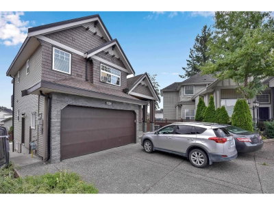 6842 131 Street | Surrey British Columbia | Slide Image Three