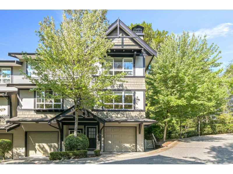 6747 203 Street Langley British Columbia, V2Y 3B5 - 3 Bedrooms Condo For Sale