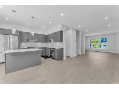 2277 OAK MEADOWS Drive | Surrey British Columbia | Slide Image Fifteen