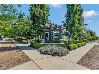 2277 OAK MEADOWS Drive | Surrey British Columbia | Slide Image Forty