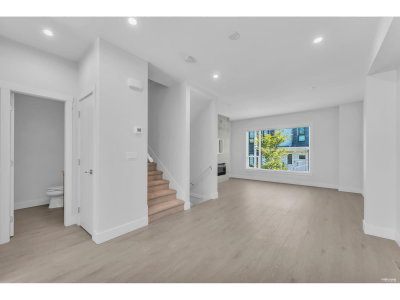2277 OAK MEADOWS Drive | Surrey British Columbia | Slide Image Nine