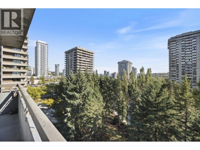 3737 BARTLETT Court | Burnaby British Columbia | Slide Image Twenty-five
