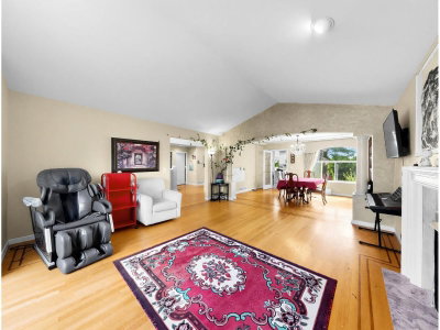 15390 80A Avenue | Surrey British Columbia | Slide Image Twelve
