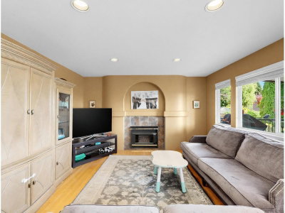 15390 80A Avenue | Surrey British Columbia | Slide Image Five