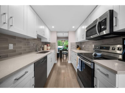 15879 ALDER Place | Surrey British Columbia | Slide Image Seventeen