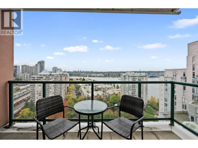 10 LAGUNA Court | New Westminster British Columbia | Slide Image Sixteen