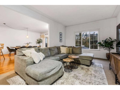 2088 WINFIELD Drive | Abbotsford British Columbia | Slide Image Six